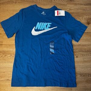 New with tags Nike blue Tee Shirt Mens Short Sleeve Tshirt Large